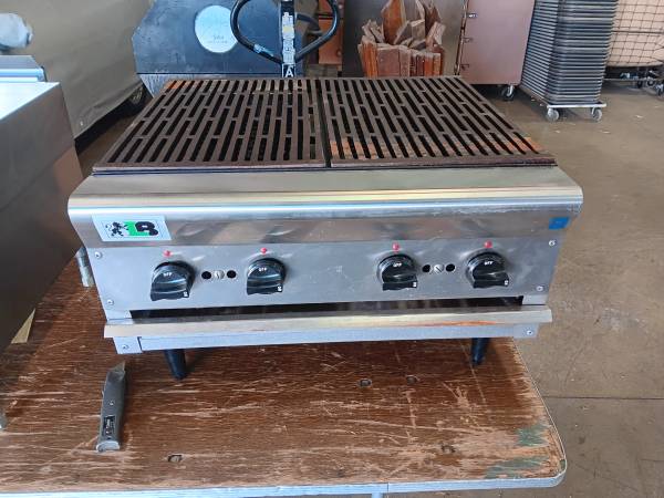 Commercial propane gas grill 1