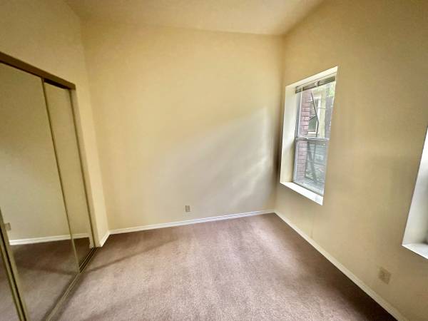 $1,295 / 1br - 550ft2 - * * VIDA MODERNA  * *  EVERETT APTS  * * (2018 NW Everett / NW / Northwest)63820883258371124
