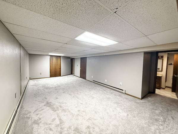 $384,900 / 5br - 3935ft2 - $384,900 / 5br - 4ba - 3,935 sq ft - 911 Radcliffe Avenue (Altoona)63655162274435122