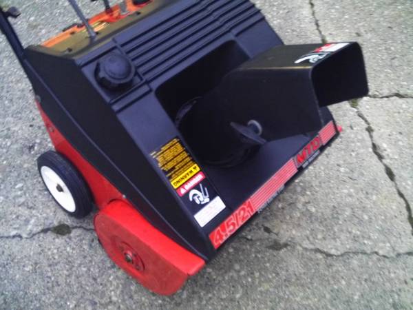 MTD 4 1/2HP 21" SNOWBLOWER 1