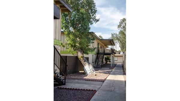 $1,195 / 2br - 900ft2 - NEW KITCHEN. SE HABLA ESPANOL (Phoenix - Alhambra)63623944863491122