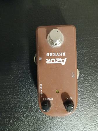 Guitar effects pedal 1