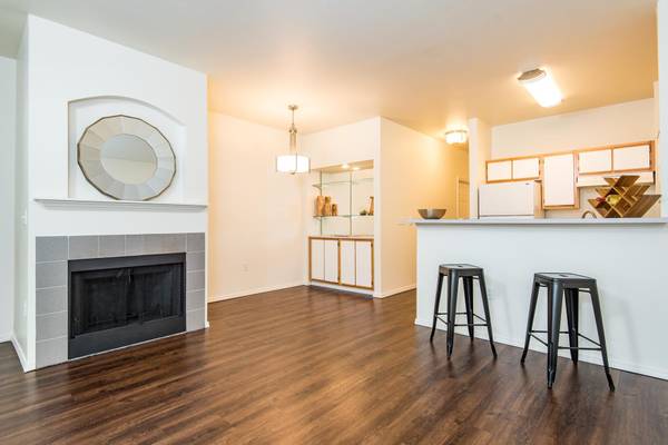 $1,612 / 2br - 810ft2 - $1,000 Off 1st Month's Rent on Select Apartments! Call for Details. (Wilsonville - I5, 205, Tigard, Oregon City, T)63831327692161121