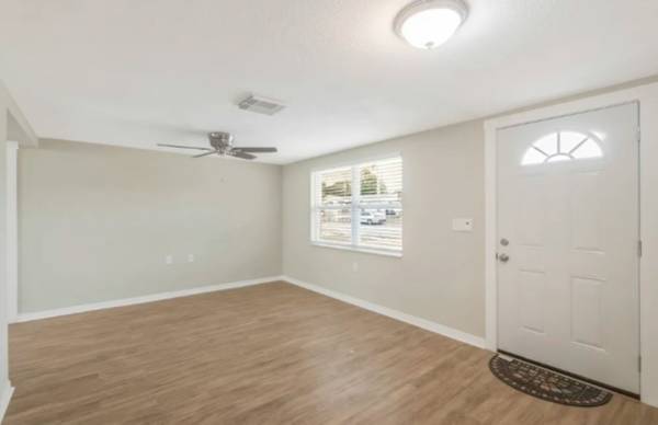 $800 / 2br - 1075ft2 - Hogar dulce hogar. (Holiday)63991085383554122