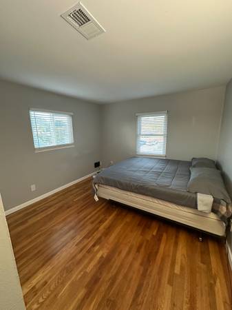 $900 Room available in home (Vandenberg Village)63696005865475121
