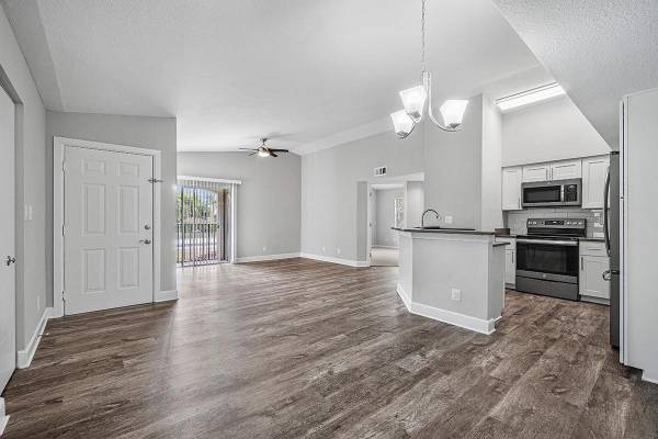 $1,861 / 2br - 900ft2 - Stylish Interiors & Inviting Courtyards 🌿 Your Next Home Is Here (9873 Lawrence Road, Boynton Beach, FL)64002016051458123