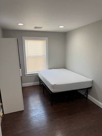 Habitación de $700 en adosado. Amueblado, servicio de limpieza, alarma, WiFi, (Providence College PC)63984235781250123
