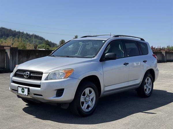 2012 Toyota RAV4 / Serviced / 28 MPG  1