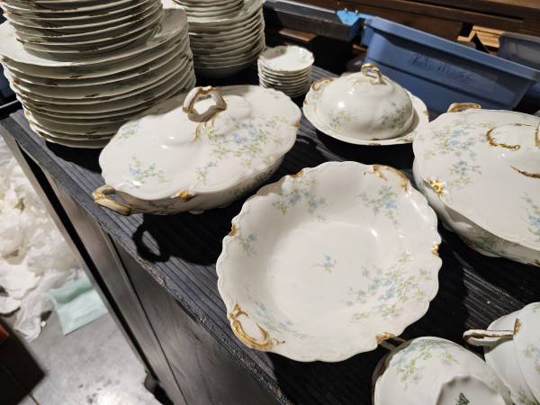 C. Ahrenfeldt Limoges Conjunto GRANDE - $890 (Lynden)63435781354753121