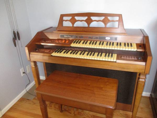 ***WURLITZER ORGAN....FREE***