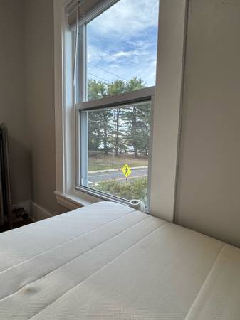 $1,200 / 4br - 2000ft2 - Master bedroom furnitured or without furniture (Woburn)63828556359939121