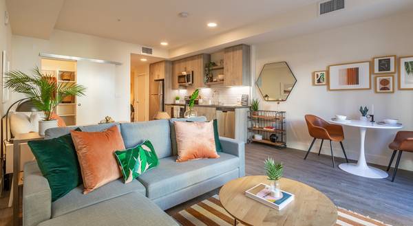 $3,521 / 2br - 831ft2 - A Place To Call Home Is Waiting for you!!! (san jose downtown)63880129751041122
