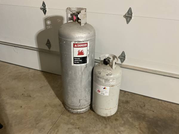 Propane tank 40 lb 1
