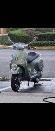 Vespa gtv 300  2017 1