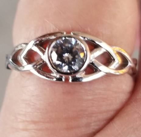 Custom Wedding Ring (Gainesville)63992988688771120