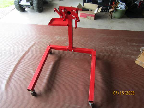 Engine Stand - 1250lb capacity w/360-degree rotation 1