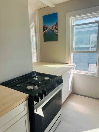 $3,400 / 3br - 1200ft2 - Waterviews atop Popes Hill (Neponset)63699393090177120