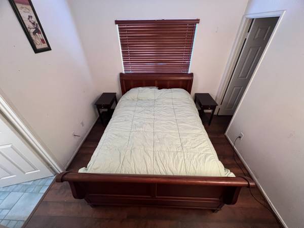 $990 / 1 habitación - 100 pies² - Habitación de 10 pies x 10 pies en alquiler (armario empotrado, amueblada) (Área de Chula Vista-Eastlake)63845975146881120