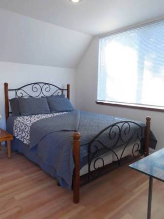 The Carriage House Studio - Fully furnished! 1