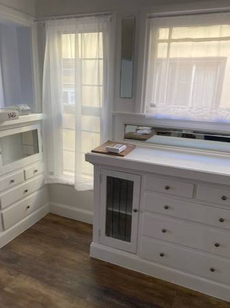 $2,000 / 1br - 1200ft2 - 1 bed 1 bath large unit (Los Angeles)63701034779137123