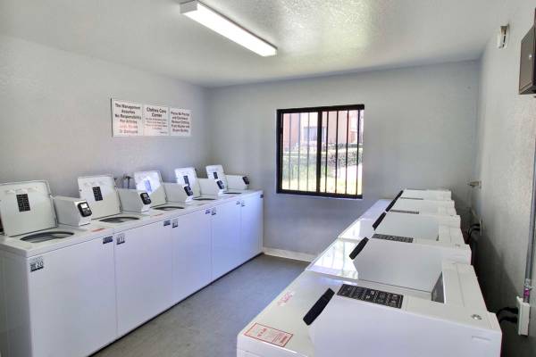 $1,999 / 2br - 801ft2 - Ceiling Fans, Vertical Blinds, 2 bedroom64028084301570120