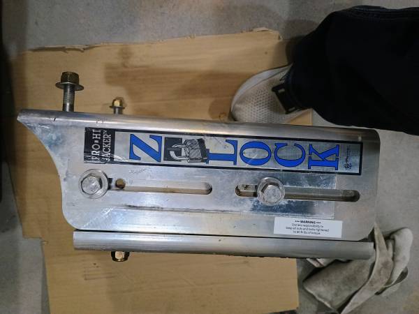 TH marine Z-Lock 6" manual jackplate 1