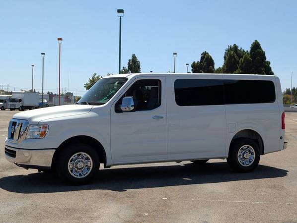 2020 Nissan NV3500 HD Passenger - Photo 4