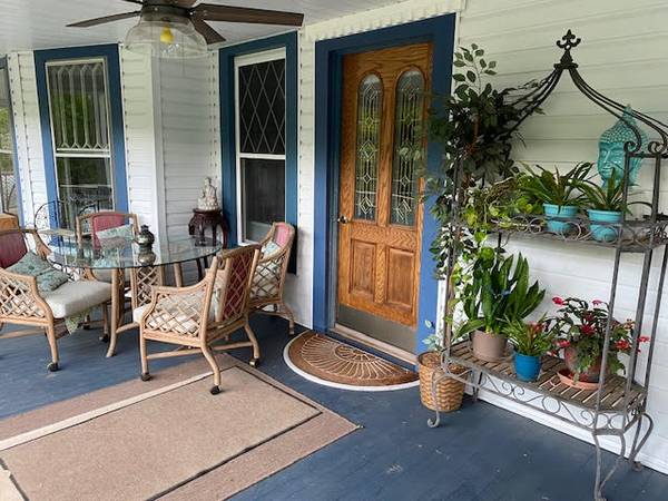 $1,700 / 2br - 1400ft2 - In a Community/Apartment House (Candler)64029375131265122