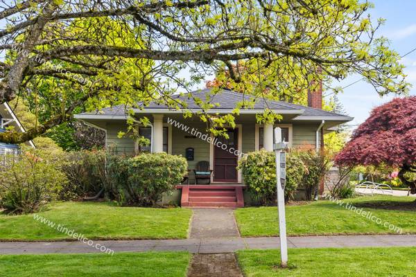 $3,295 / 4 habitaciones - 2027 pies² - Bungalow soleado en lote de esquina en el noreste de Portland | Cuidado del césped + paneles solares (Portland)63841707091587121