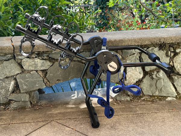 THULE Passage 3-bike Trunk Bike Rack, Black - LN 1