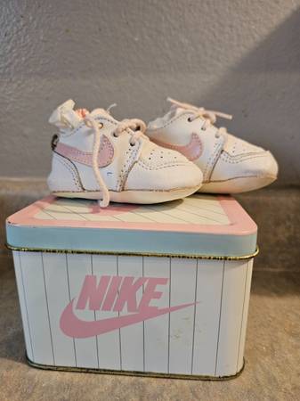 vintage baby nike shoes