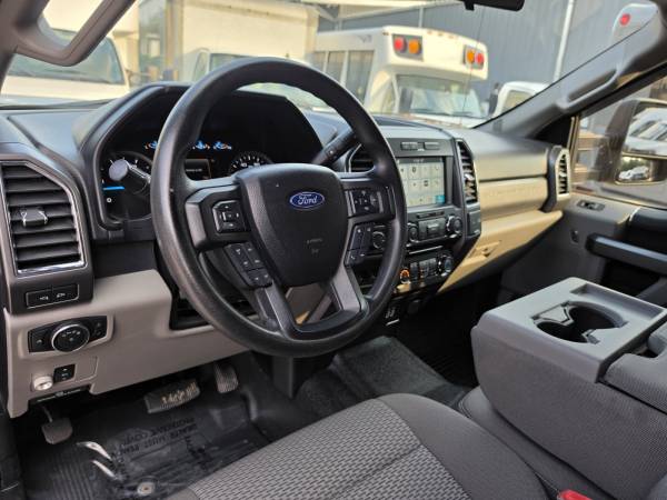 2017 Ford F550 XLT 4x4 - Photo 12