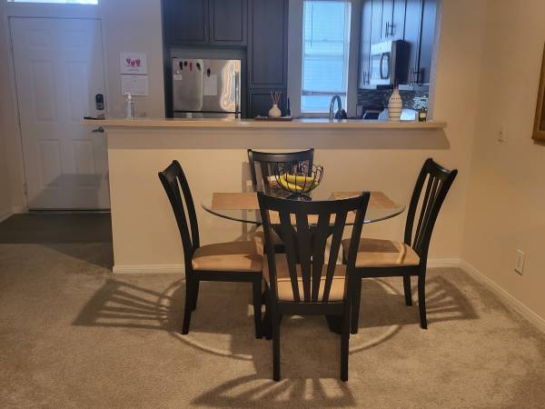 $1,600 / 1br - 1100ft2 - Private Room & Bath Carmel Valley (Carmel Valley)63845976639233124