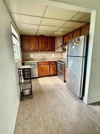 $1,950 / 2br - 954ft2 - Beautiful remodeled 2 bedroom / 1.5 bath condo (Pembroke Pines)64051005014017124