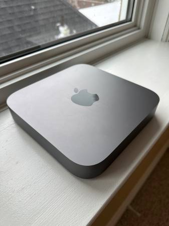 Late model Intel Mac Mini (2021) 1