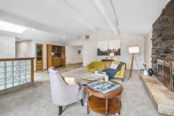 $1,375,000 / 3br - 6275ft2 - Beautiful Everett Custom Home with Indoor Lap Pool (Forest Park)64210697885442124