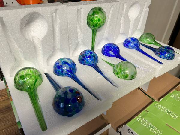 Aqua Globes / Hydro Globes plant watering globes 1