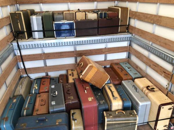 vintage suitcases - all eras - suitcase Antique 1