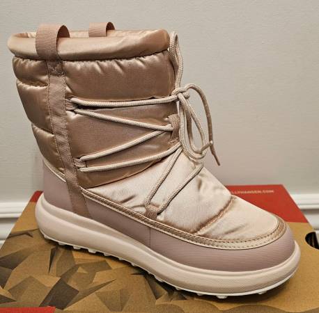 Helly Hansen Women's Winter Boots Isolabella US7.5 1