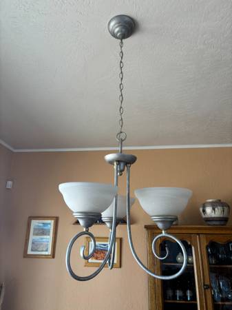 BRUSHED NICKEL 3-LIGHT CHANDELIER 1