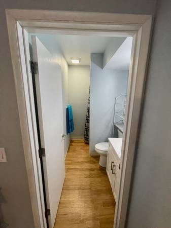 $1,000 / 1br - 250ft2 - Large Bedroom private bath utilities included (Kalihi Kai)63939660993283124