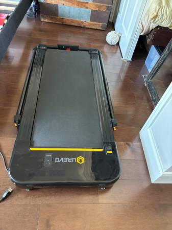 Urevo Walking Pad 1