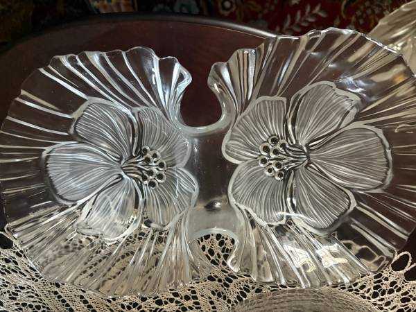 Elegant serving plate with different  patterns. $15 each 1
