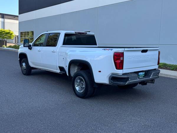 2023 Chevrolet SILVERADO 3500 4WD - Photo 4