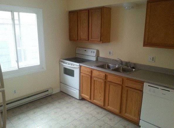 $700 / 1br - 1 Bedroom Room in a Lower Floor (South Townesend)63982837051010120