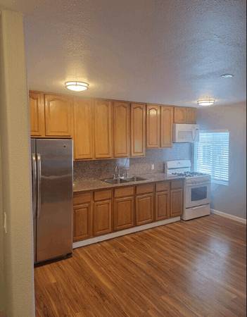 $1,420 / 2br - 900ft2 - San Leandro 2BR Apt | Utilities Included, Assigned Parking (san leandro)63850426212483122
