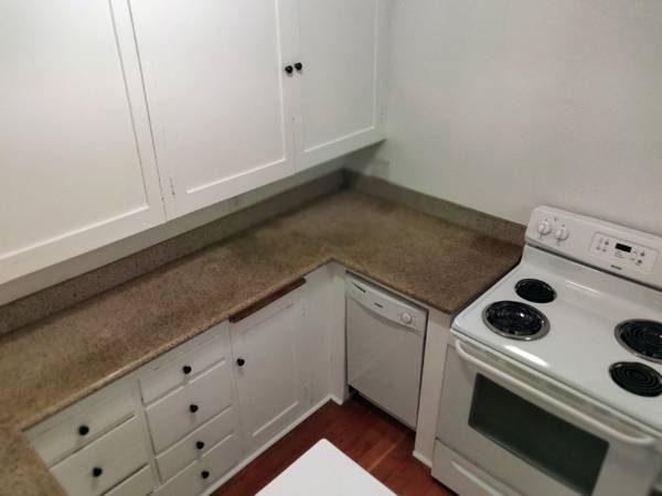 $1825.00 / 2br - 850ft2 - Heart of the University District63814789000323123