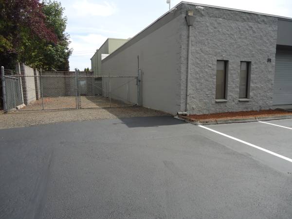 Spacious warehouse/office space + a storage yard - price reduced! 1