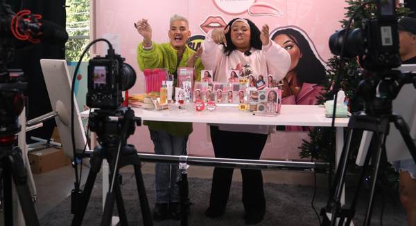 Female Creator for TikTok Live Selling Host 1