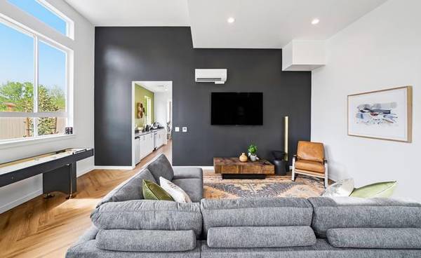 $1.799 / 2 habitaciones - 962 pies² - ¡Florézca donde fue plantado! ¡Llame a Velo Home hoy!63373543373699123